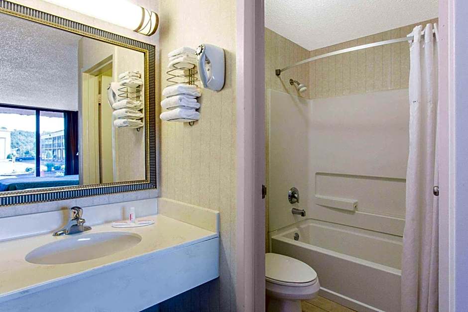 Days Inn by Wyndham Princeton