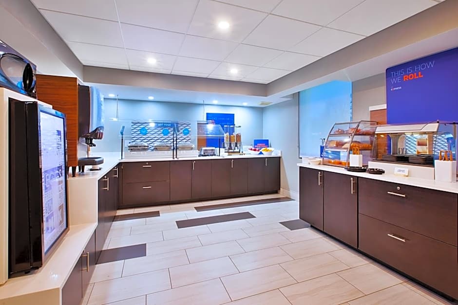 Holiday Inn Express Fairfax-Arlington Boulevard By IHG