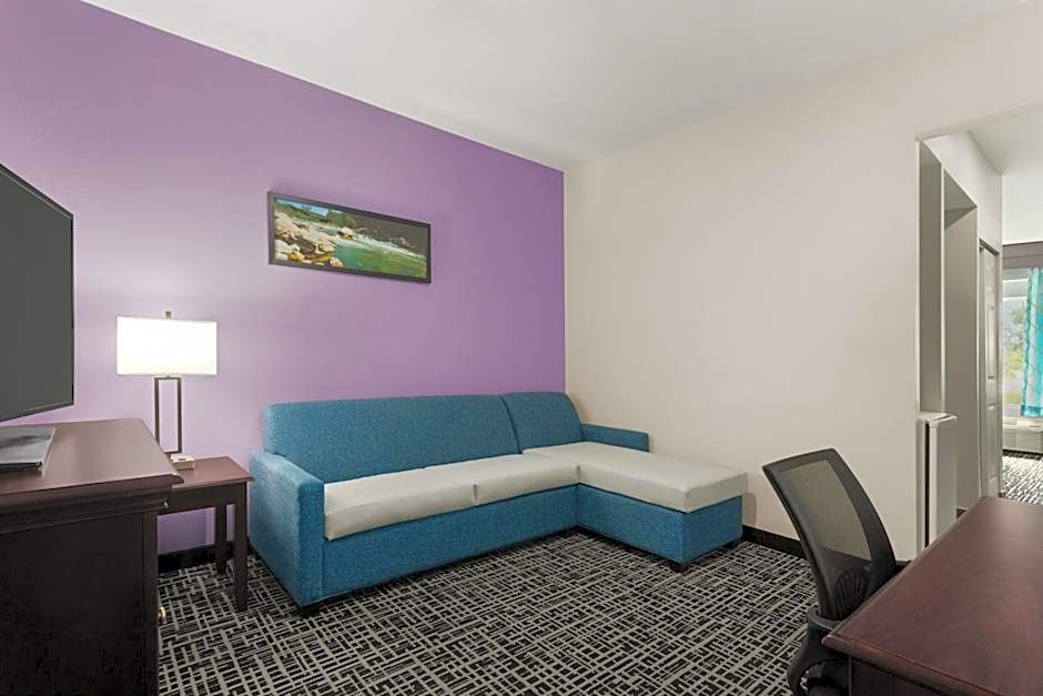 La Quinta Inn & Suites by Wyndham Cookeville