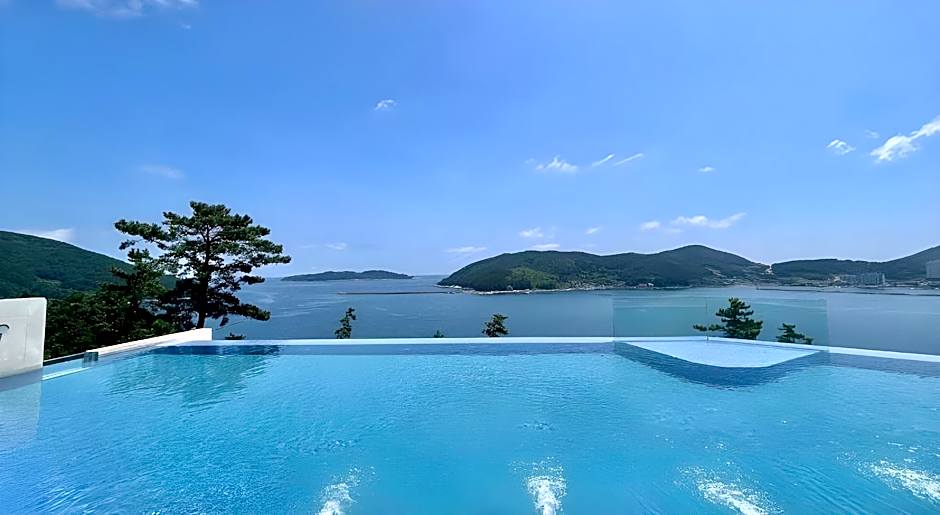 HOTEL SANGSANG & Private Sang Sang Pool Villa