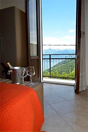 Double Room with Lake View