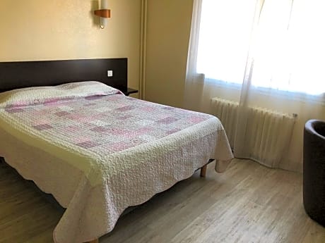 Economy Double Room with Shared Bathroom