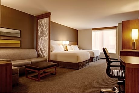 Queen Room with Sofa Bed and Accessible Tub - Disability Access