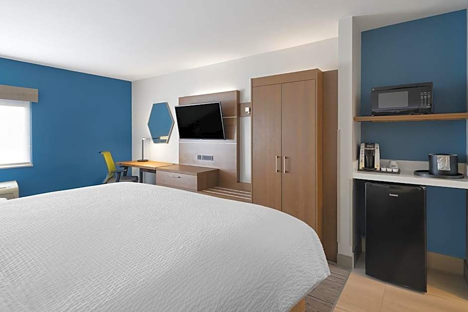 Holiday Inn Express Sheboygan-Kohler / I-43 By IHG