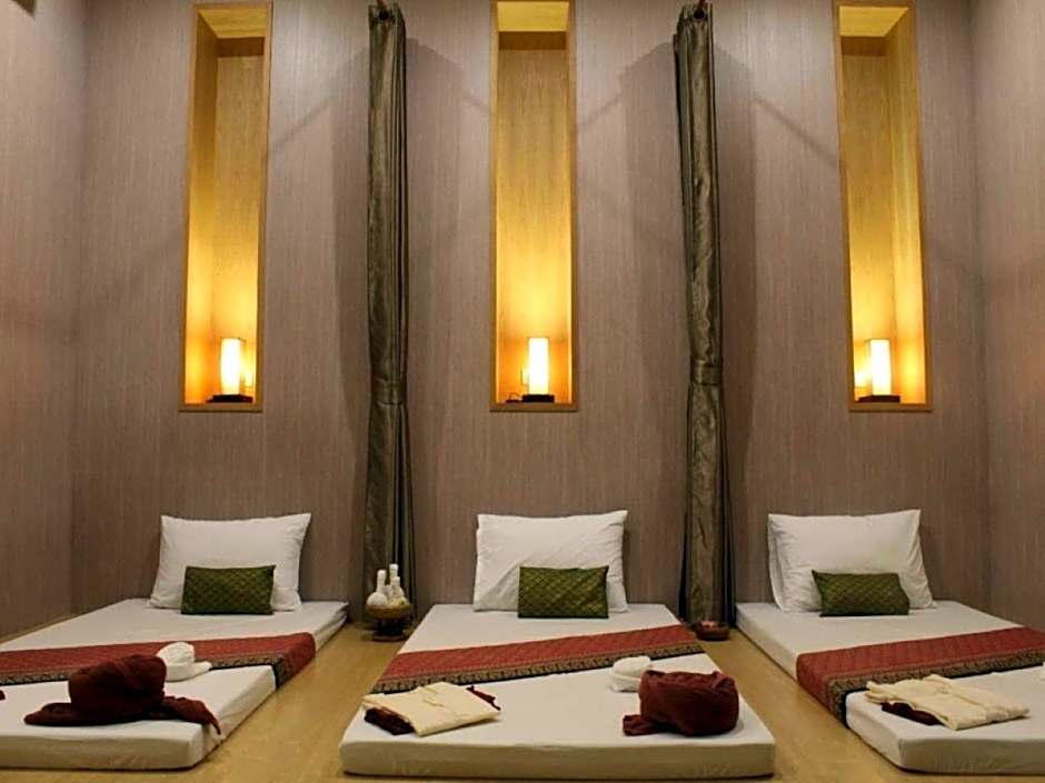 Phrae Nakara Hotel