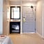 Value Suites Extended Stay - Arlington