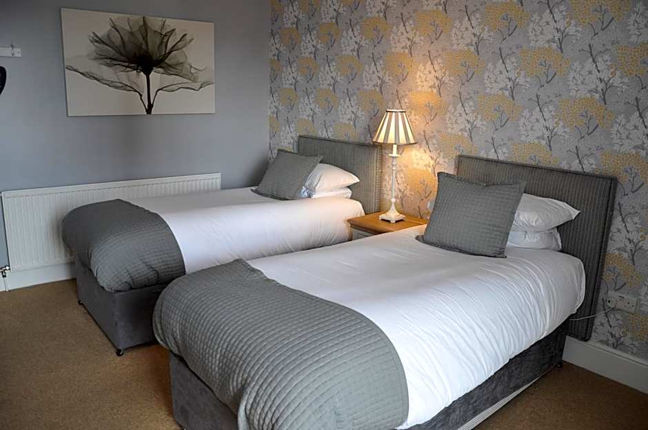 The Beaufort, Raglan