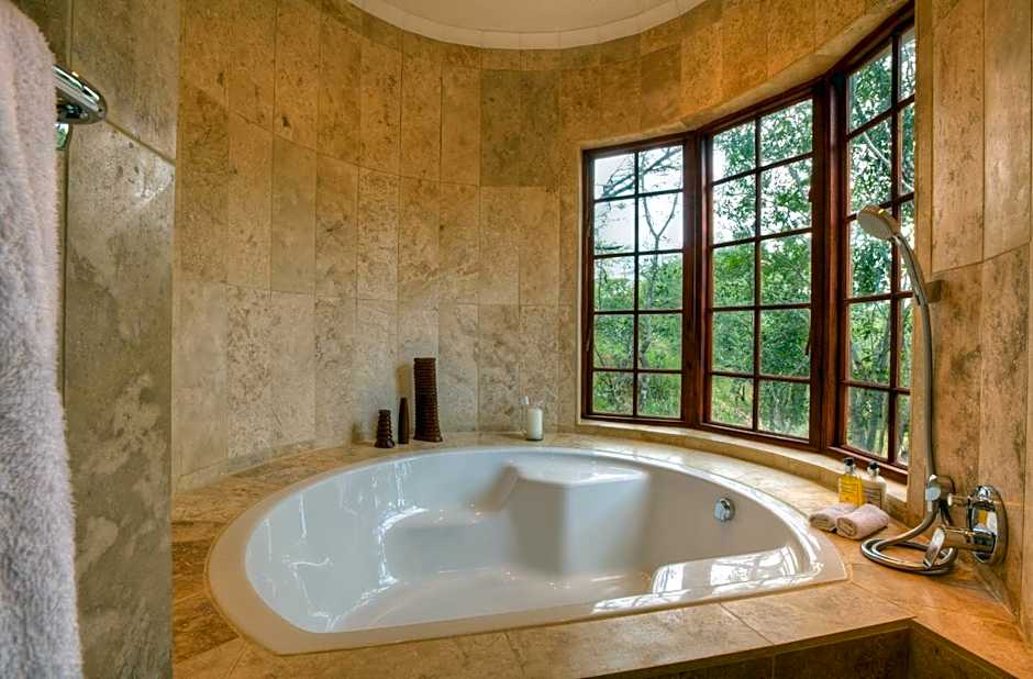 Vuyani Safari Lodge
