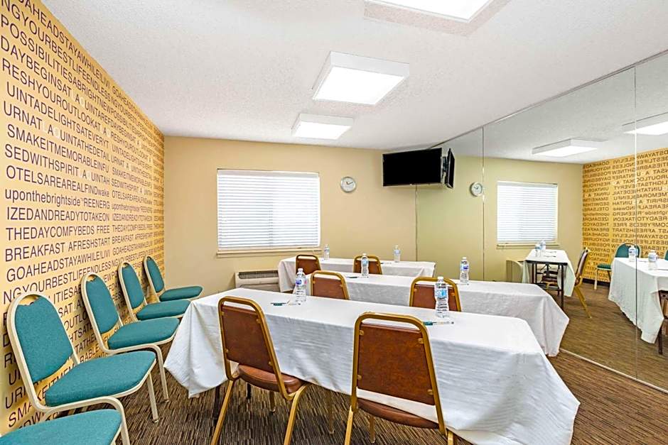 La Quinta Inn & Suites by Wyndham El Paso East