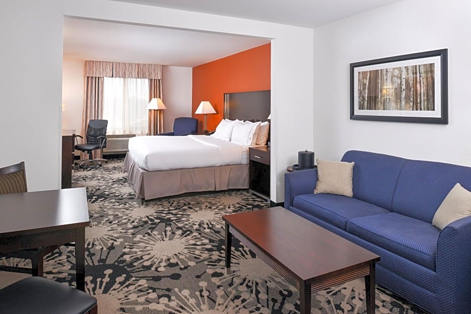 Holiday Inn Express & Suites Greenfield, an IHG Hotel