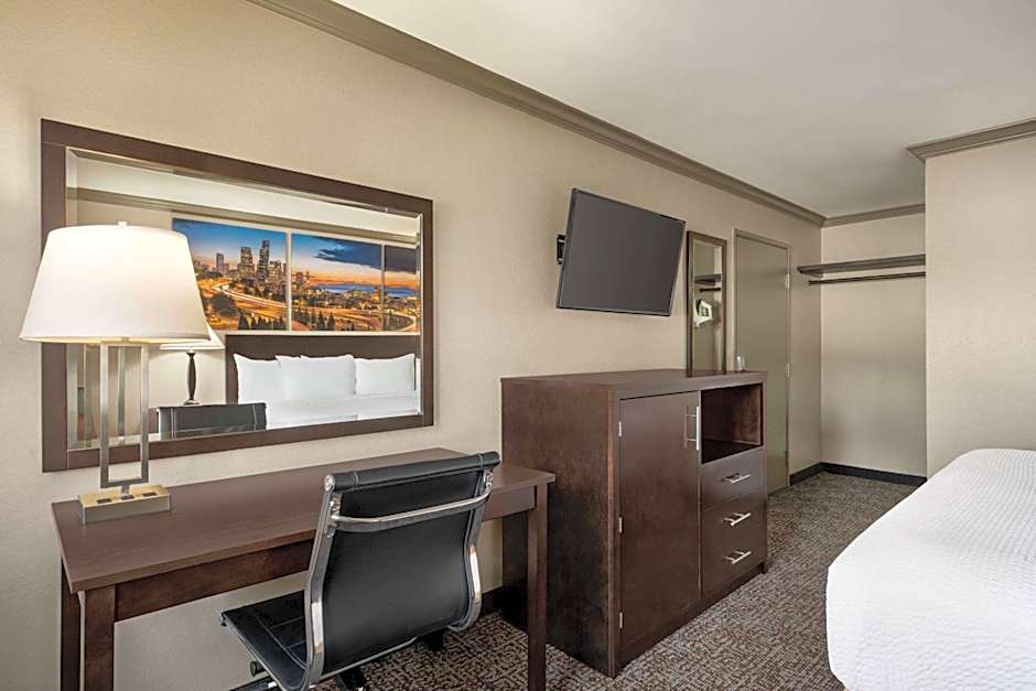 Baymont by Wyndham Monterey Park