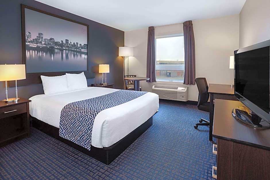 Super 8 by Wyndham Lachenaie/Terrebonne