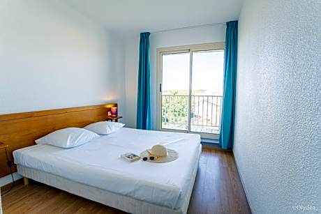 2-Room Apartment (4 Adults)