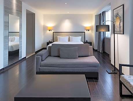 1 King Bed Junior Suite