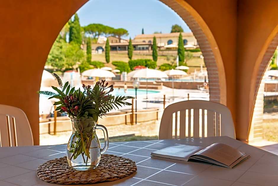 Residence with swimming pool immersed in the typical Tuscan countryside just 5 minutes from Massa Marittima