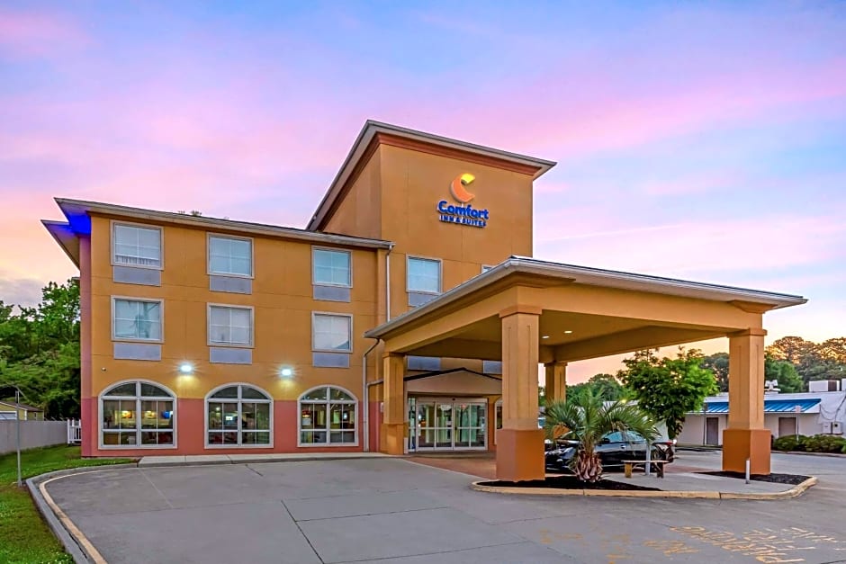 Comfort Inn & Suites Chesapeake