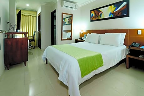 1 King Bed Suite Non-Smoking