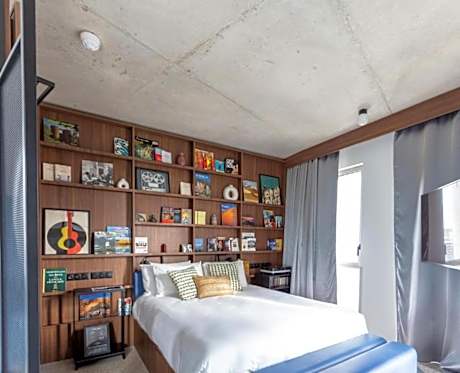 Deluxe Double Room with Bath