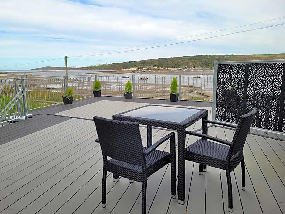 The Teifi Waterside Hotel