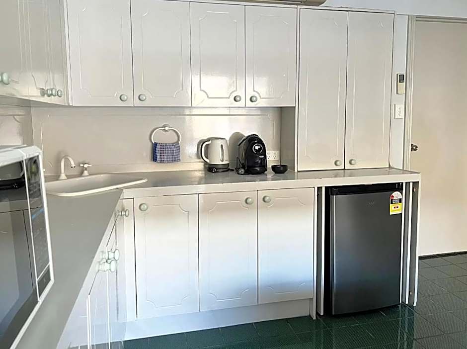 Stay at Alice Springs Hotel