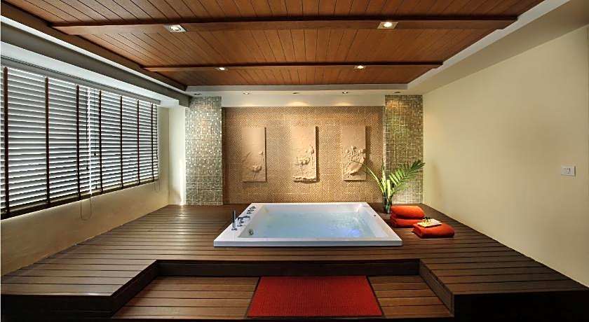 Lohas Residences Sukhumvit (SHA Plus)