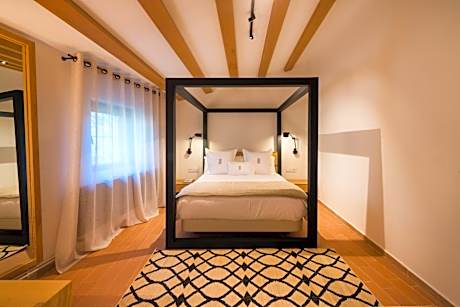 Apartment with Mountain View