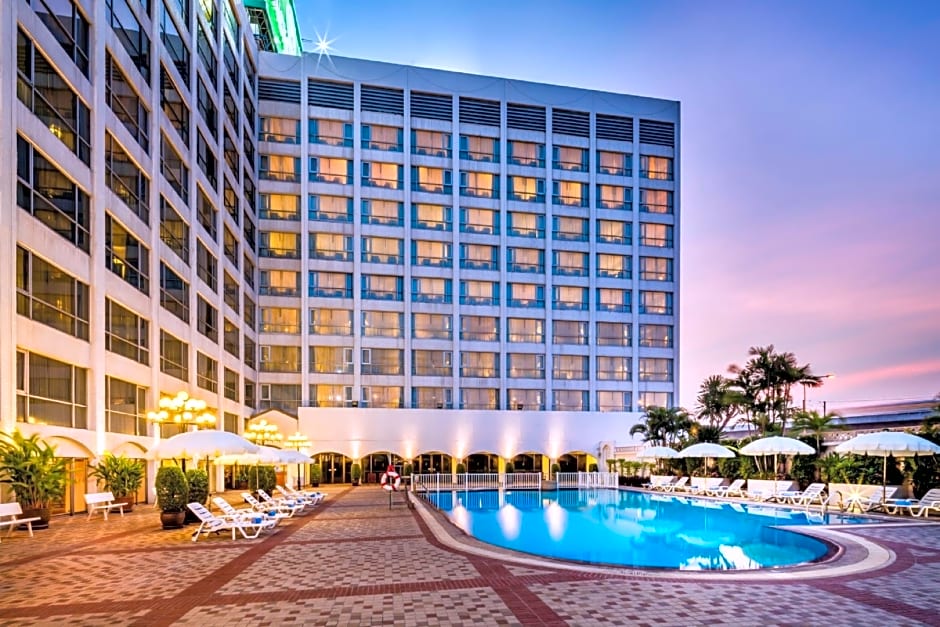 Bangkok Palace Hotel