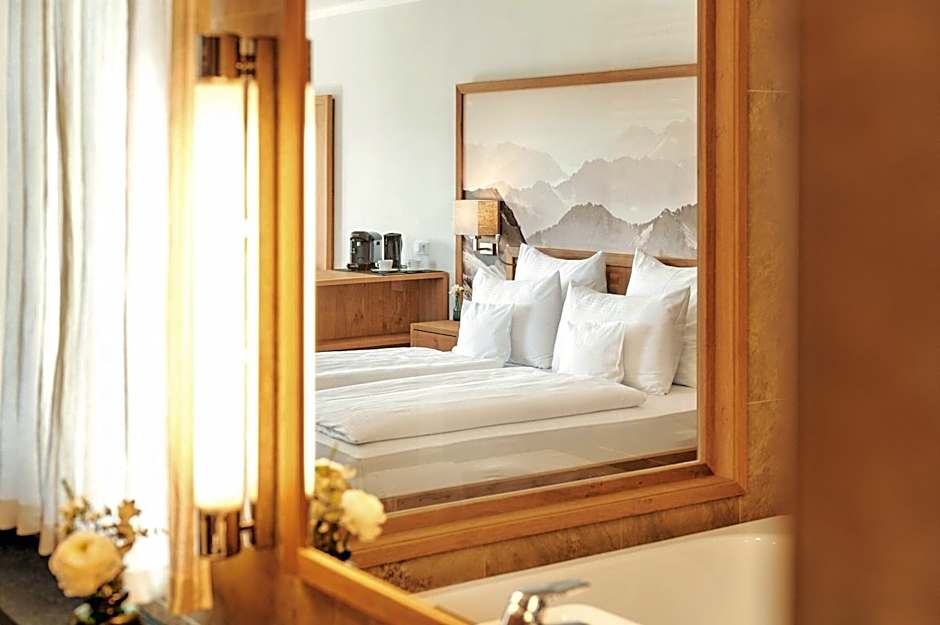 Hotel Auf der Gsteig GmbH