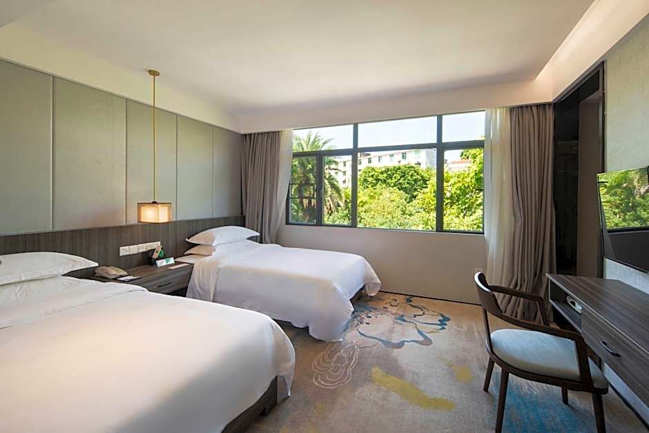 IU Hotel Zhanjiang Haibin Park Seaview Corridor