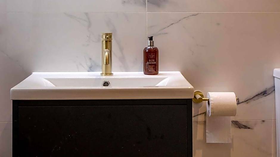 Brisbane House Hotel