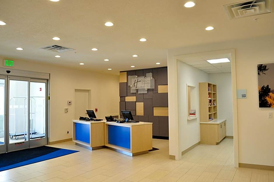Holiday Inn Express & Suites Price By IHG