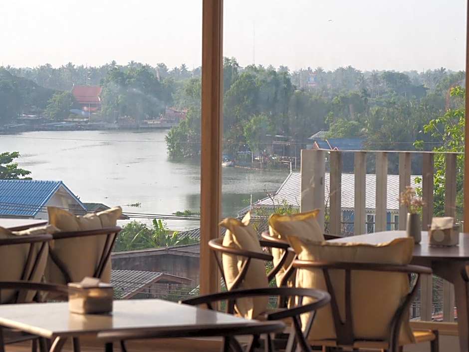 Amphawa Na Non Hotel & Spa