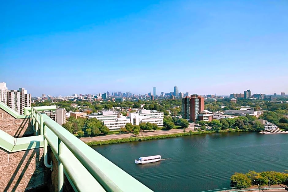 DoubleTree Suites by Hilton Hotel Boston - Cambridge