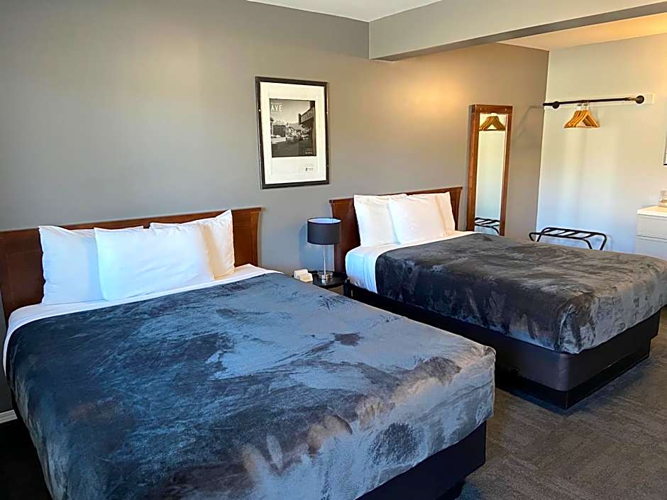 Monashee Lodge