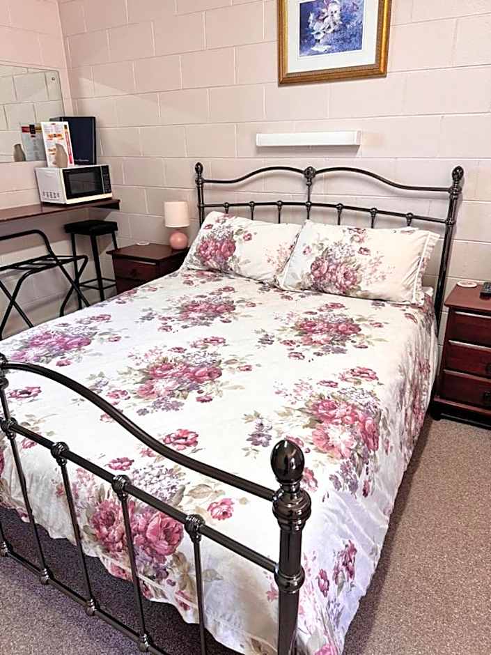 ALPINE COUNTRY MOTEL plus FREE COFFEE