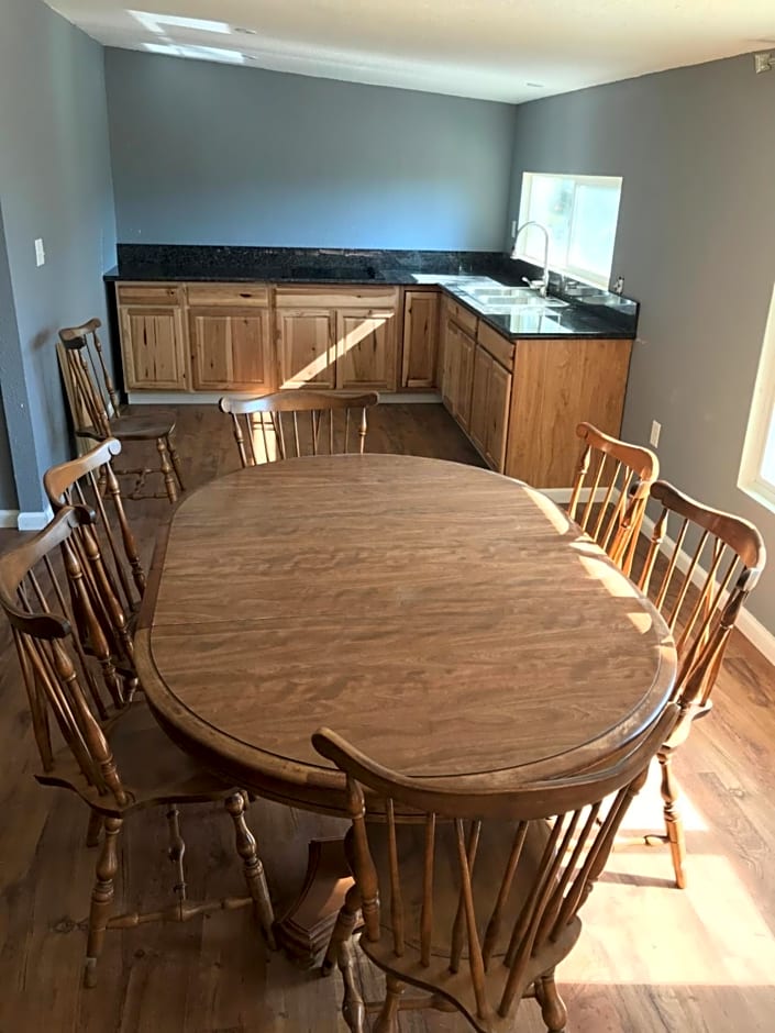 Mountain Trail Lodge and Vacation Rentals