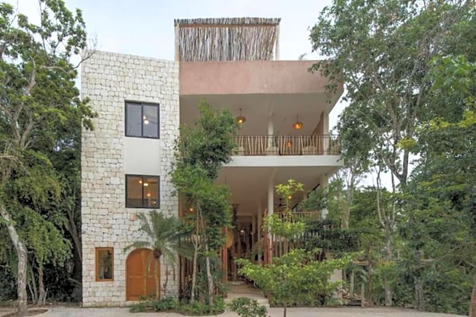 Koos Tulum Hotel