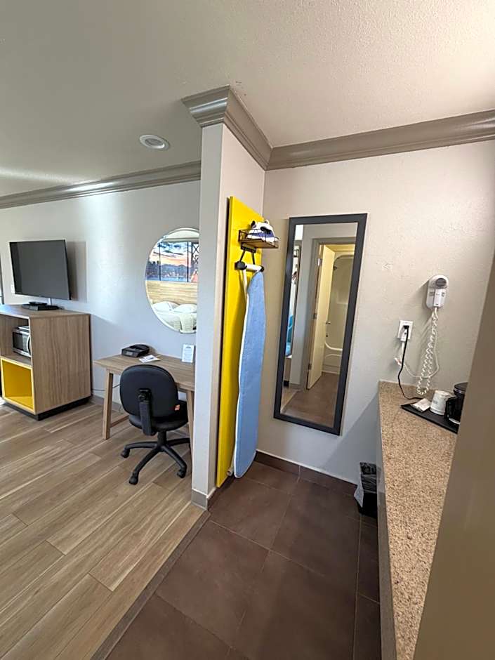 Days Inn by Wyndham San Francisco S/Oyster Point Airport