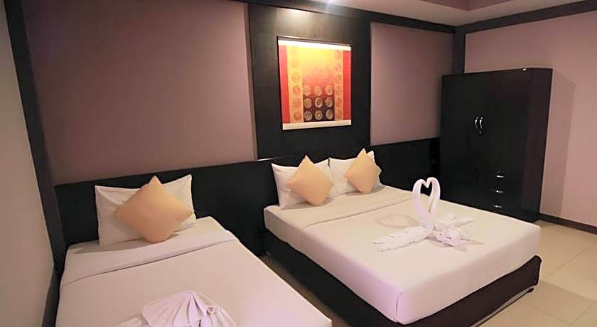 Grand Pinnacle Hotel