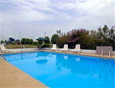 Days Inn by Wyndham Newport