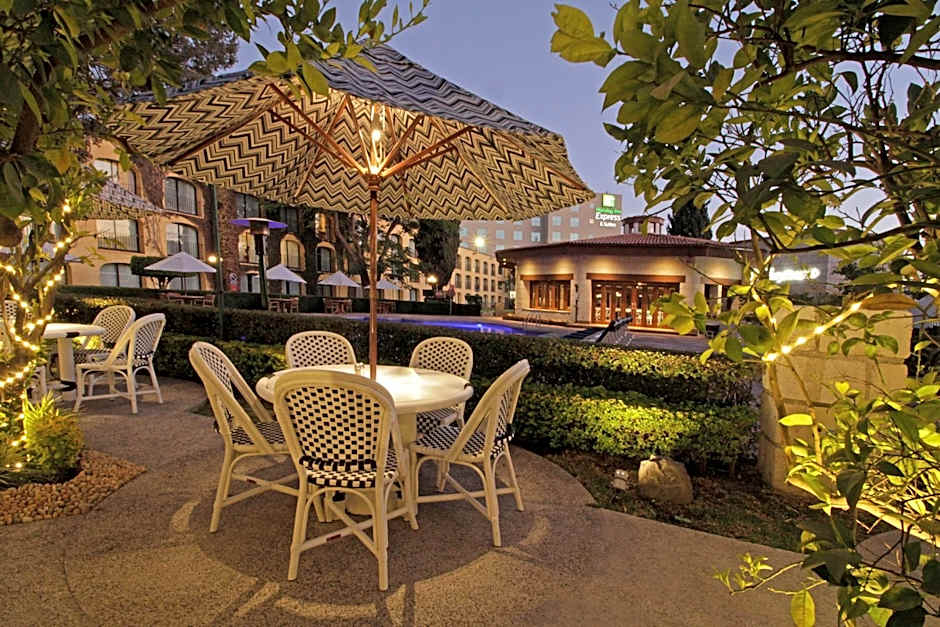 Holiday Inn Express & Suites Queretaro By IHG