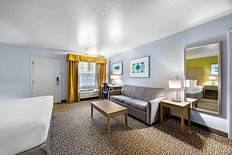 King Suite with Sofa Bed - Non-Smoking