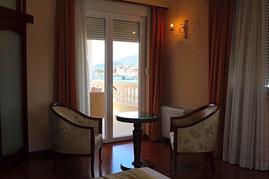 Hotel Trogir Palace