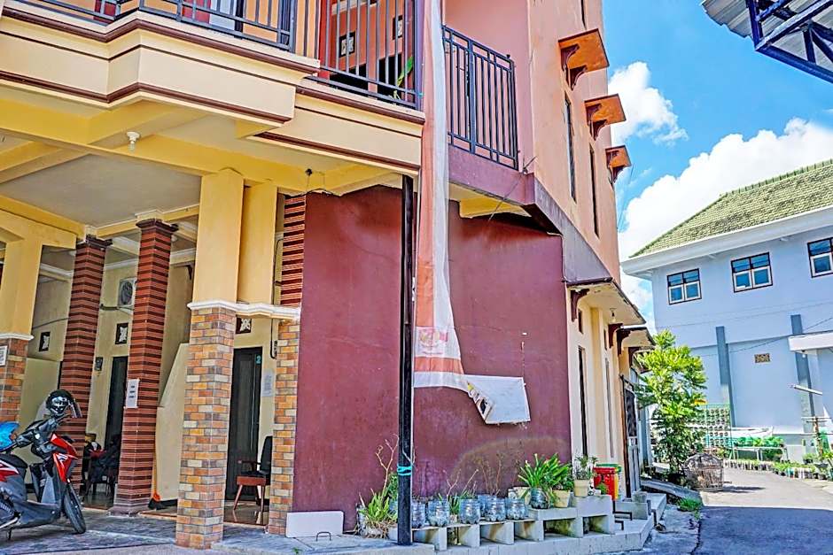 OYO Life 92353 Purnama Syariah Guest House