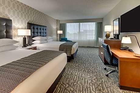 Deluxe Queen Room with Two Queen Beds - Hearing Accessible