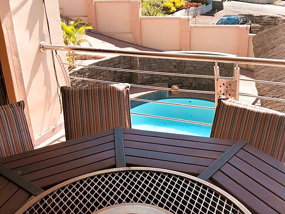 Jay and Bee Guesthouse