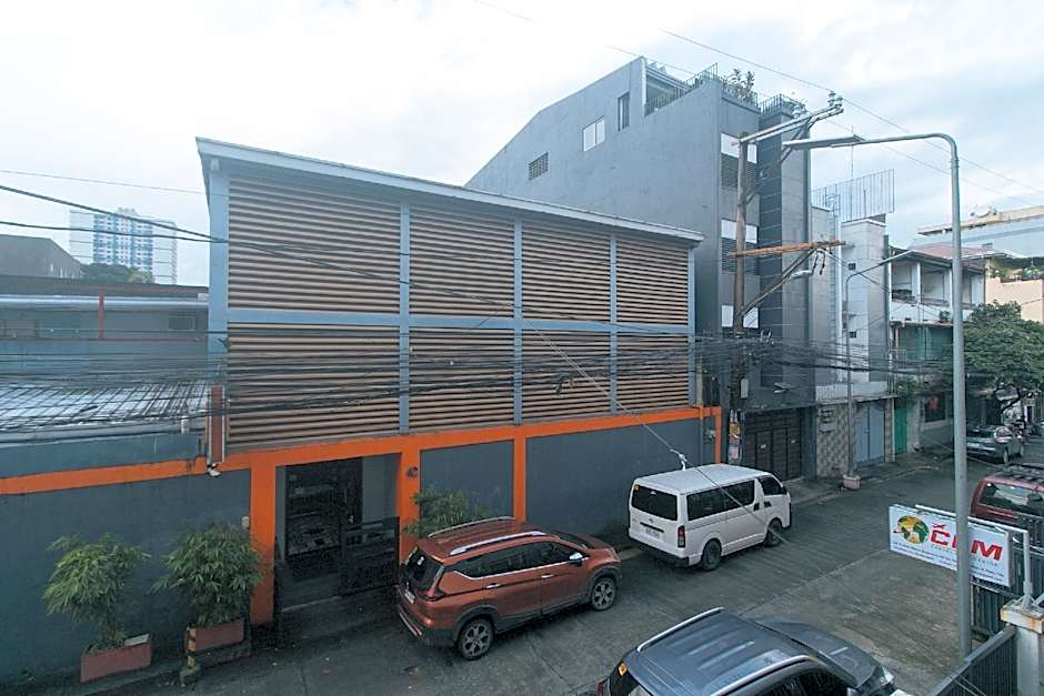 Metro Deluxe Residences near OWWA Pasay