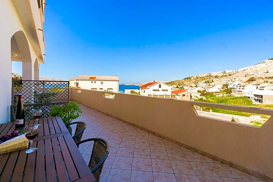 Apartment and Room Bacic