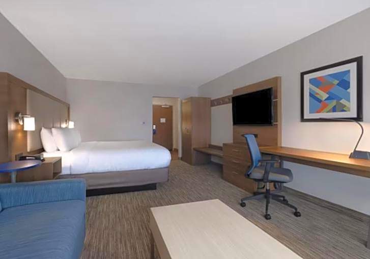 Holiday Inn Express & Suites - Detroit - Dearborn By IHG