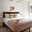 The Wesley by AvantStay Mid-Century Modern Oasis with Pool